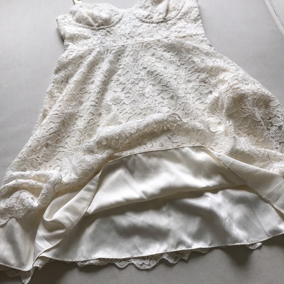 Aritzia Talula Cream Lace Dress with Pockets - Picture 6 of 6